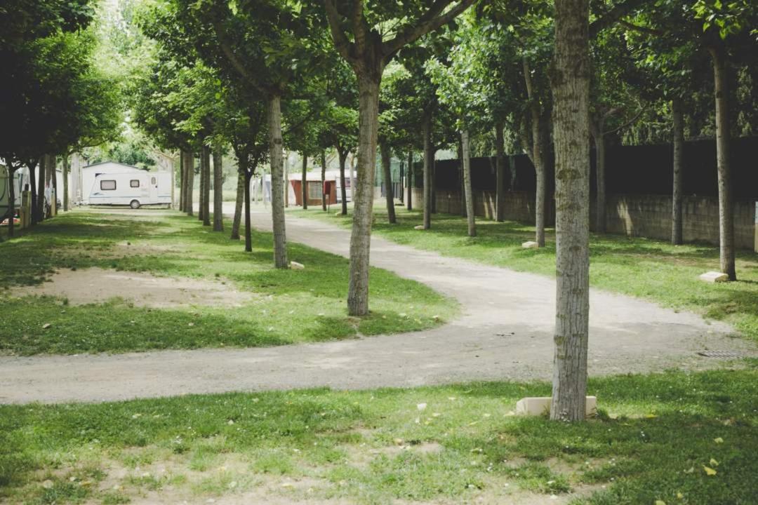 Camping Bungalow El Llac De Banyoles Porqueres 외부 사진