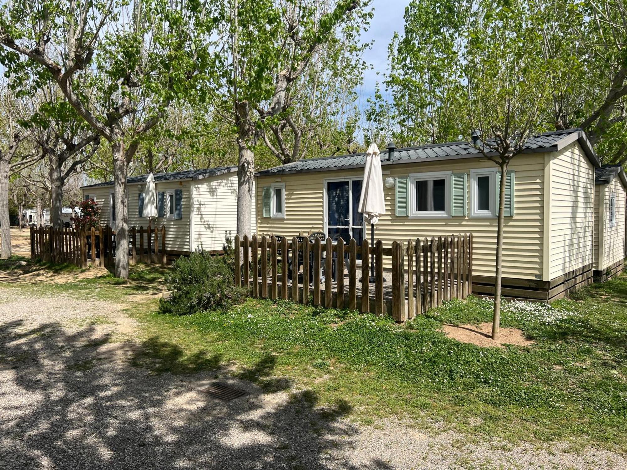 Camping Bungalow El Llac De Banyoles Porqueres 외부 사진
