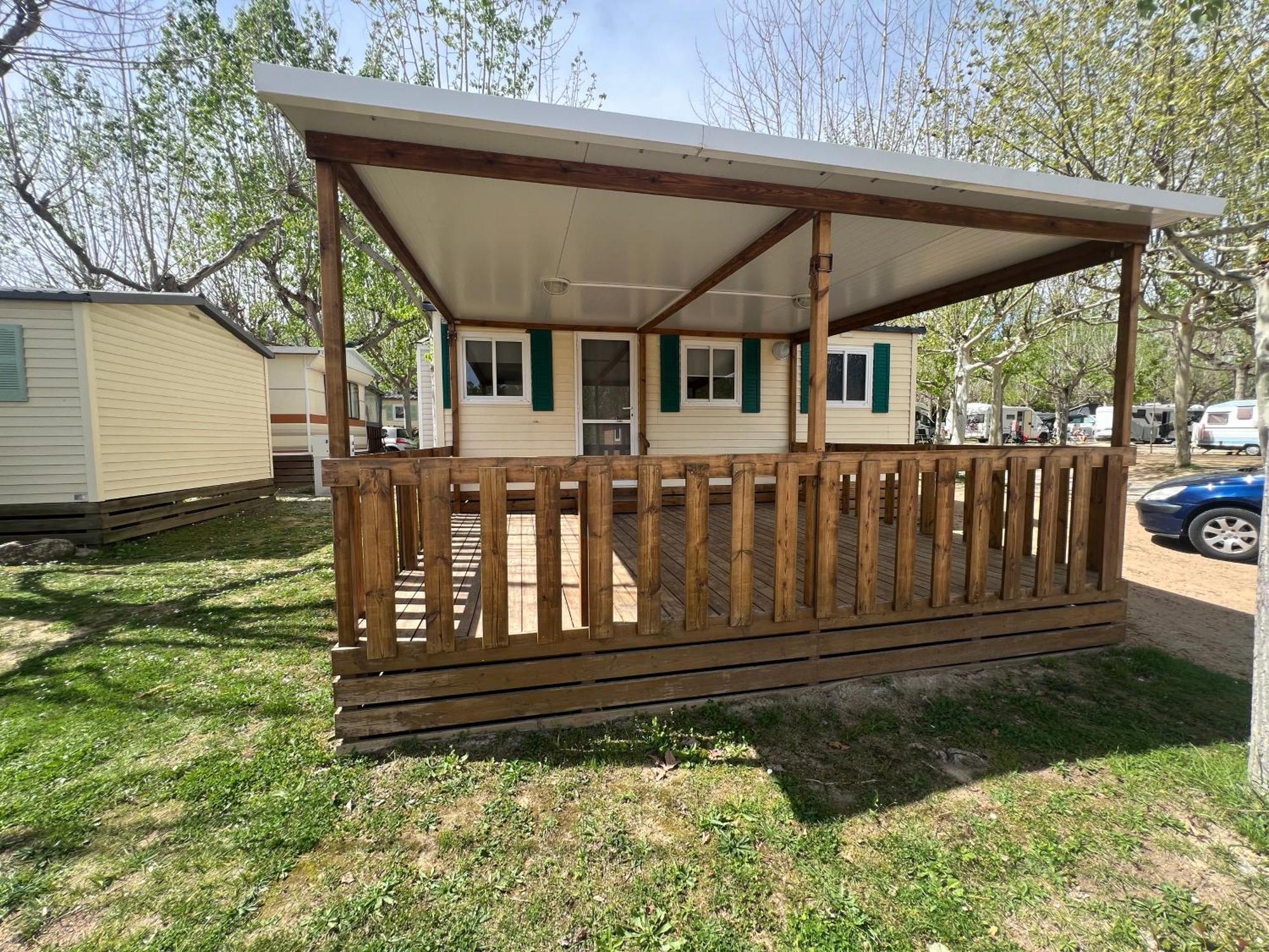 Camping Bungalow El Llac De Banyoles Porqueres 객실 사진