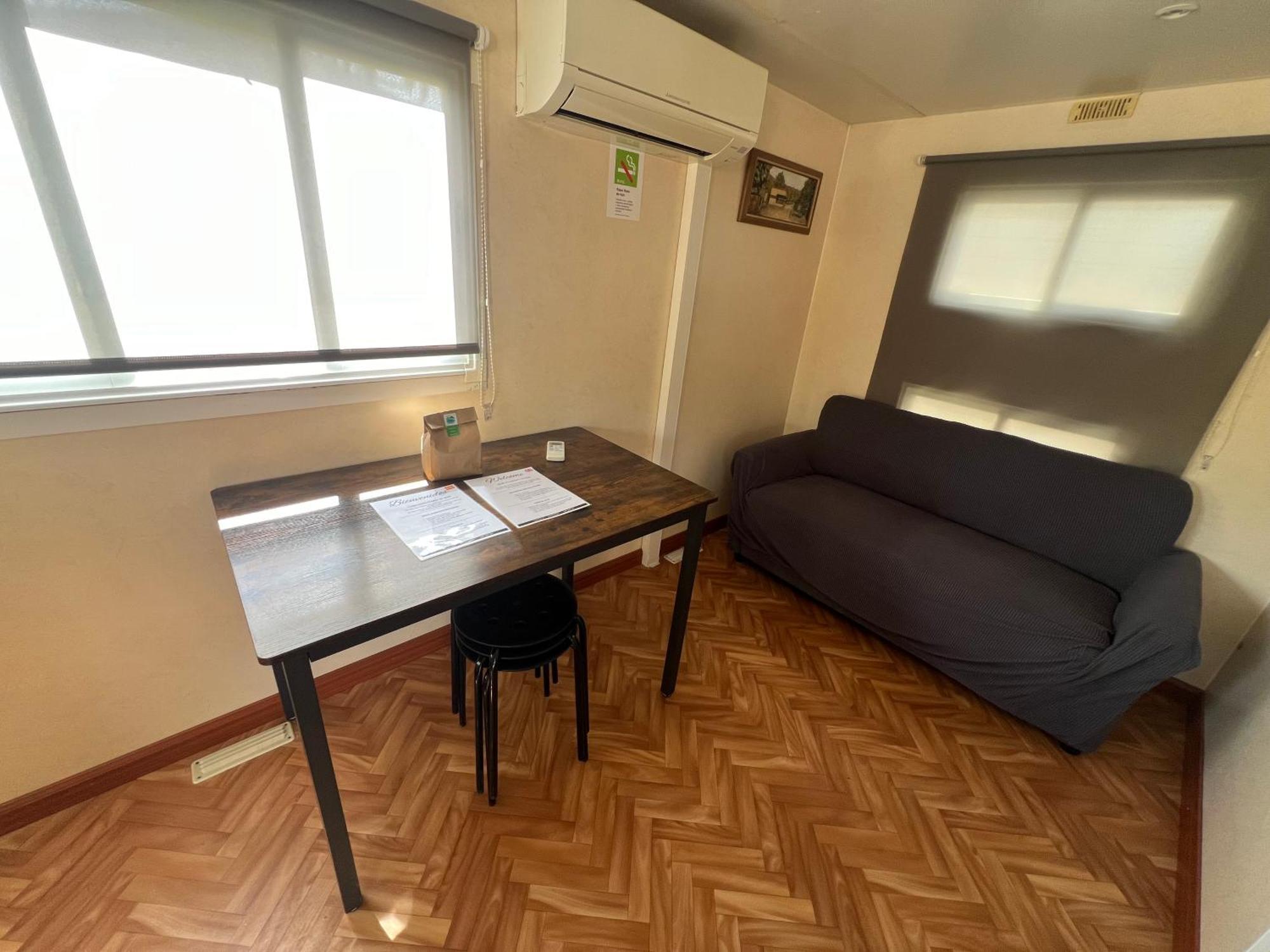 Camping Bungalow El Llac De Banyoles Porqueres 객실 사진