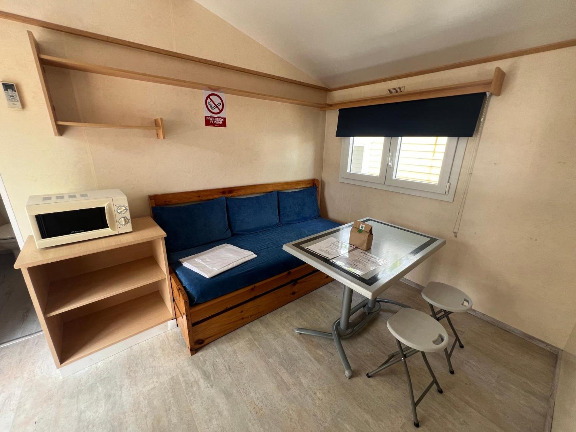 Camping Bungalow El Llac De Banyoles Porqueres 객실 사진