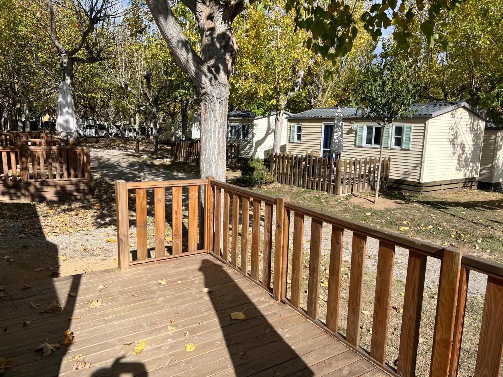 Camping Bungalow El Llac De Banyoles Porqueres 외부 사진